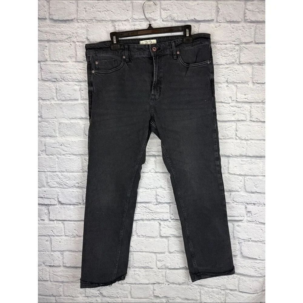 We The Free Black distressed Jeans Size 32